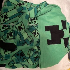 Boys Minecraft onesie ! XS